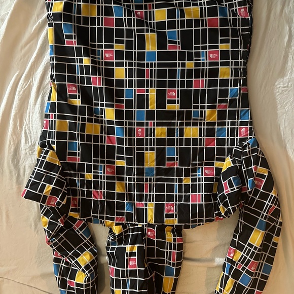 The North Face reversible Jacket. - Picture 5 of 5